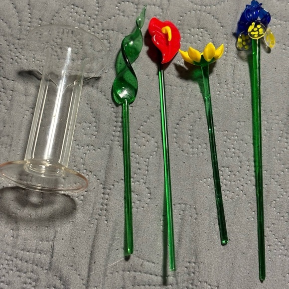 Murano Style Vintage Glass Flower Bouquet – Handcrafted Art in Vase - Picture 7 of 13